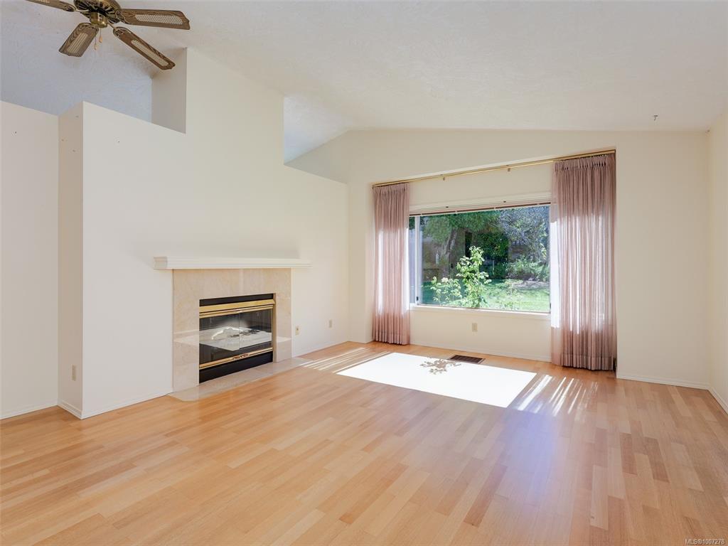 Fourth View of 901 Kentwood Lane, Falcon Ridge Estates, Saanich, BC, V8Y 2Y9