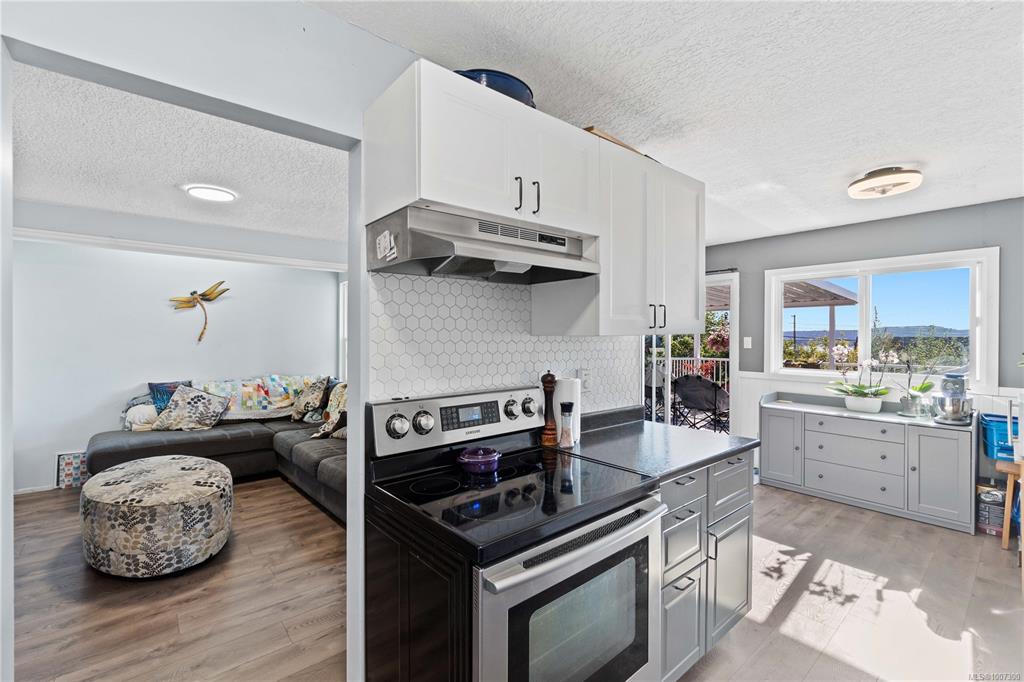 Fourth View of 51 View St, Nanaimo, BC, V9R 4N3