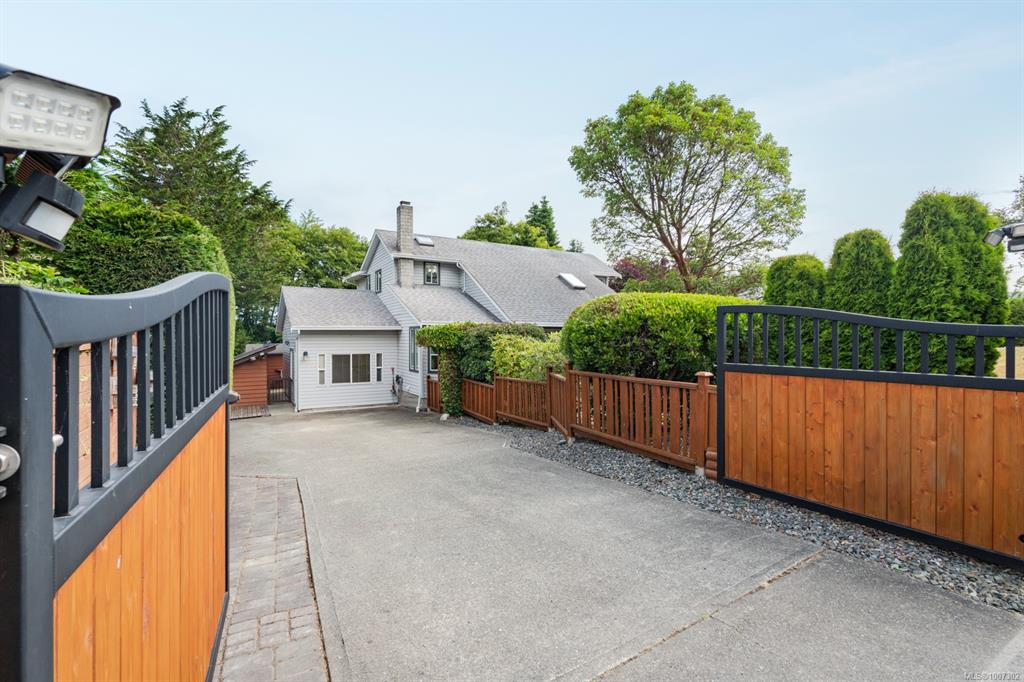 Third View of 1571 Whiffin Spit Rd, Sooke, BC, V9Z 0T4