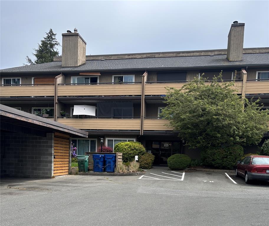 Third View of 3225 Alder St, Victoria, BC, V8X 1P3