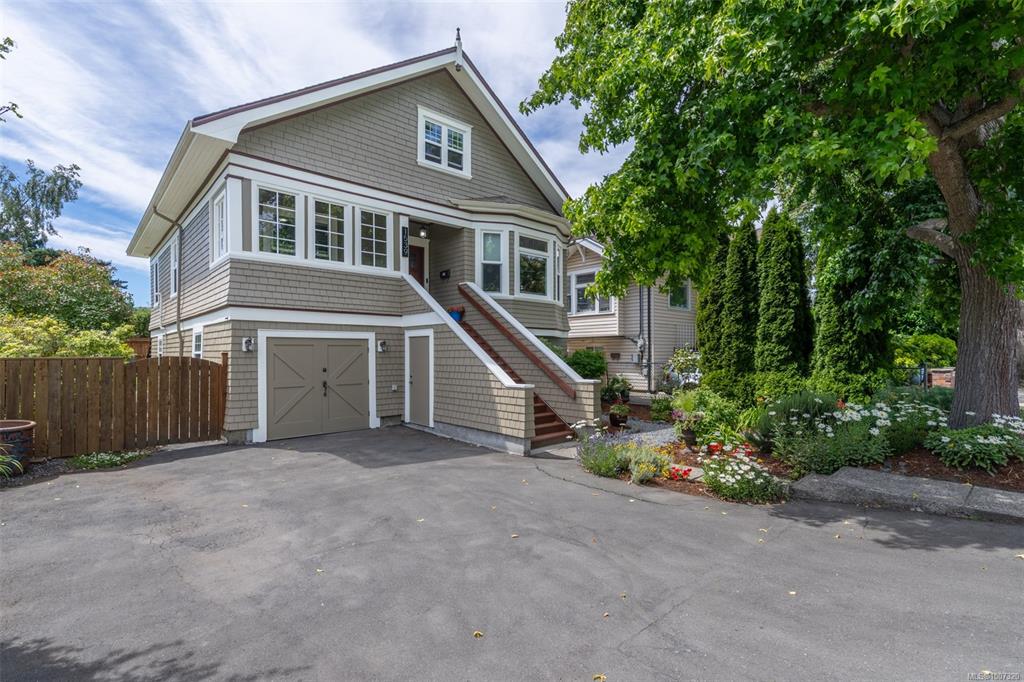 Third View of 1539 Bay St, Victoria, BC, V8R 2B3