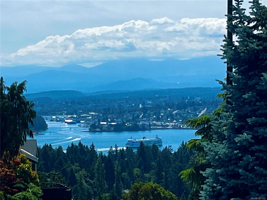 Third View of 3702 Glen Oaks Dr, Nanaimo, BC, V9V 1N9