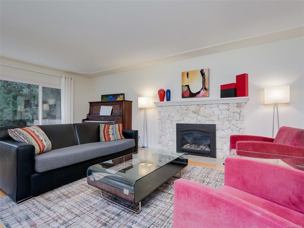 Fifth View of 5133 Santa Clara Ave, Saanich, BC, V8Y 1W5
