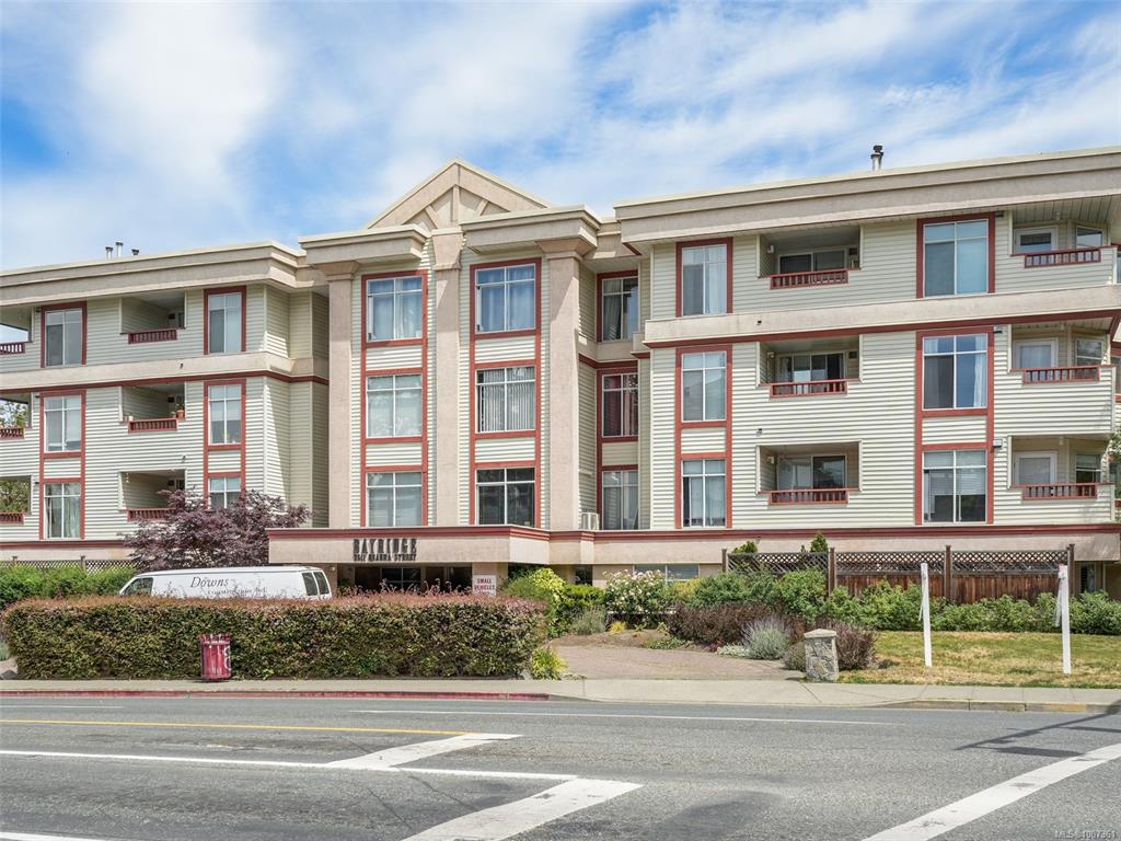 Second View of 2511 Quadra St, Victoria, BC, V8T 4E1