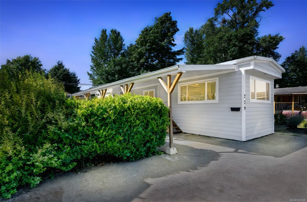 2885 Boys Rd N, 1007398, BC,