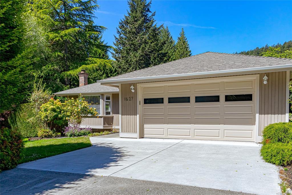 1627 Barrett Dr, 1007399, BC,