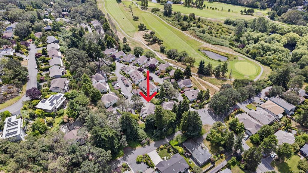 Third View of 1507 Queensbury Ave, Oak Hill Estates, Saanich, BC, V8P 5M5