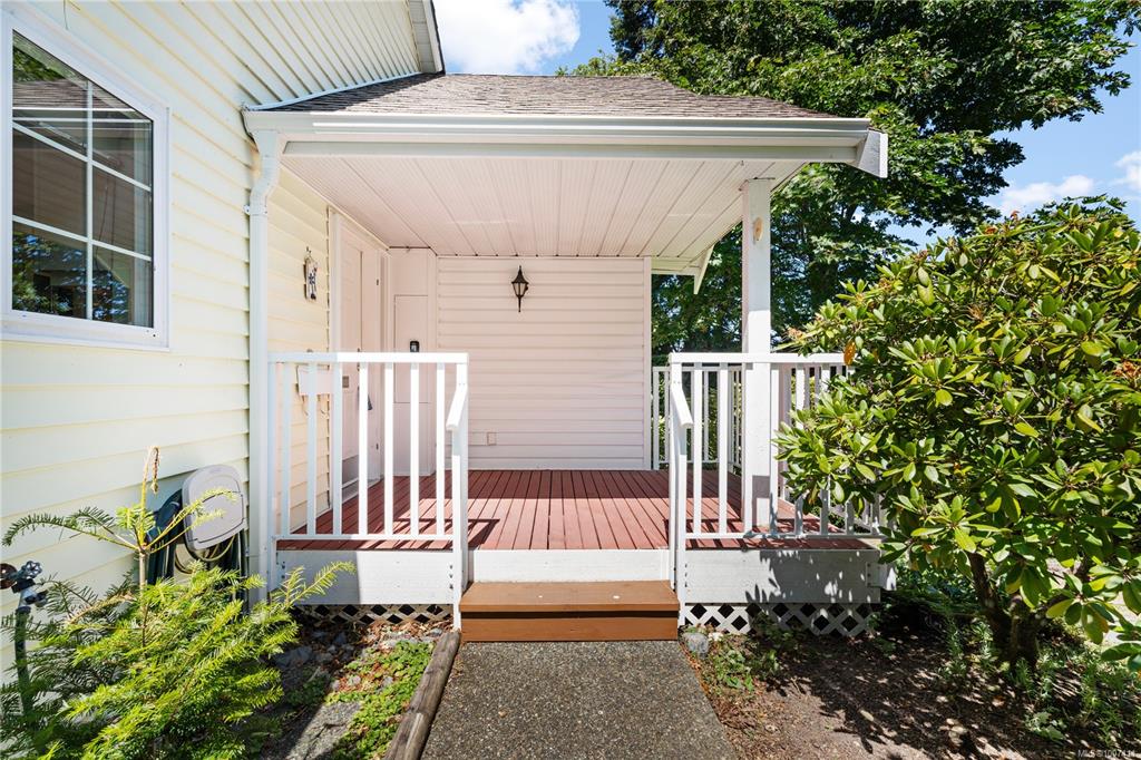 Fourth View of 1507 Queensbury Ave, Oak Hill Estates, Saanich, BC, V8P 5M5