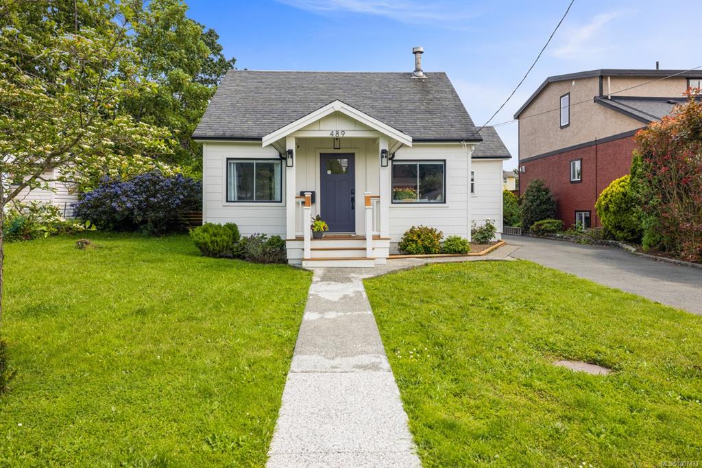 Third View of 489 Grafton St, Esquimalt, BC, V9A 5E7