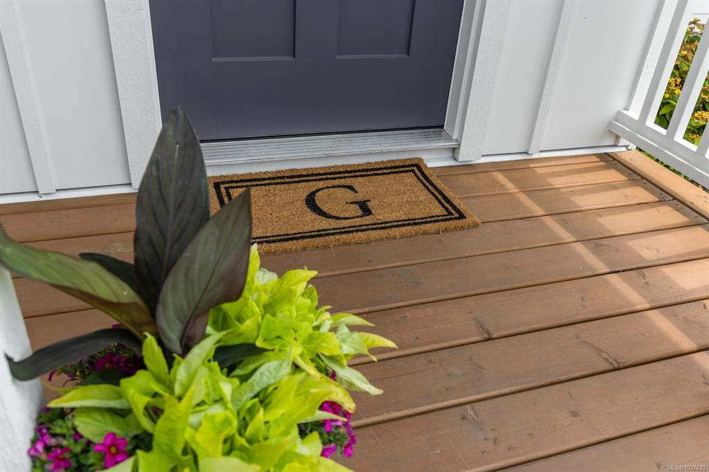 Fourth View of 489 Grafton St, Esquimalt, BC, V9A 5E7