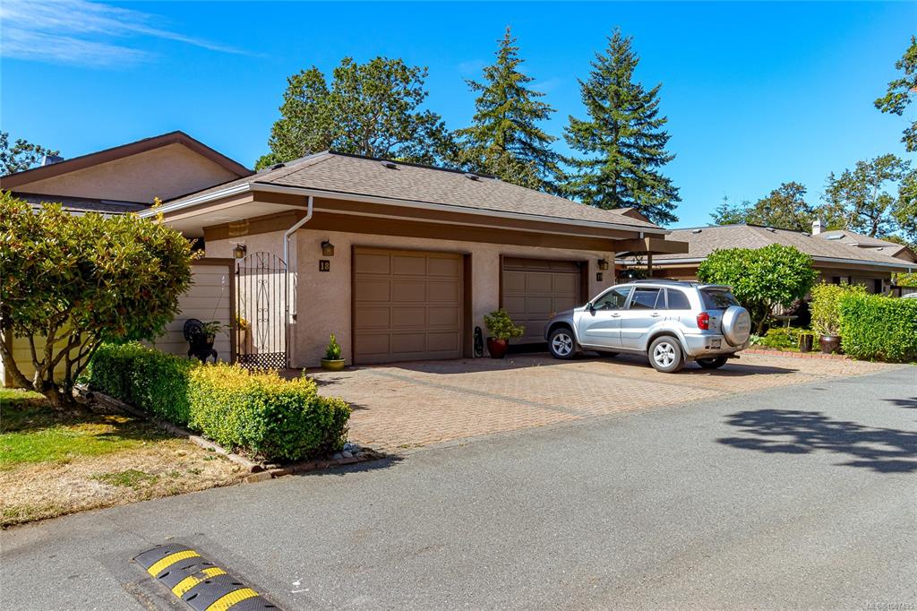 901 Kentwood Lane, 1007435, BC,
