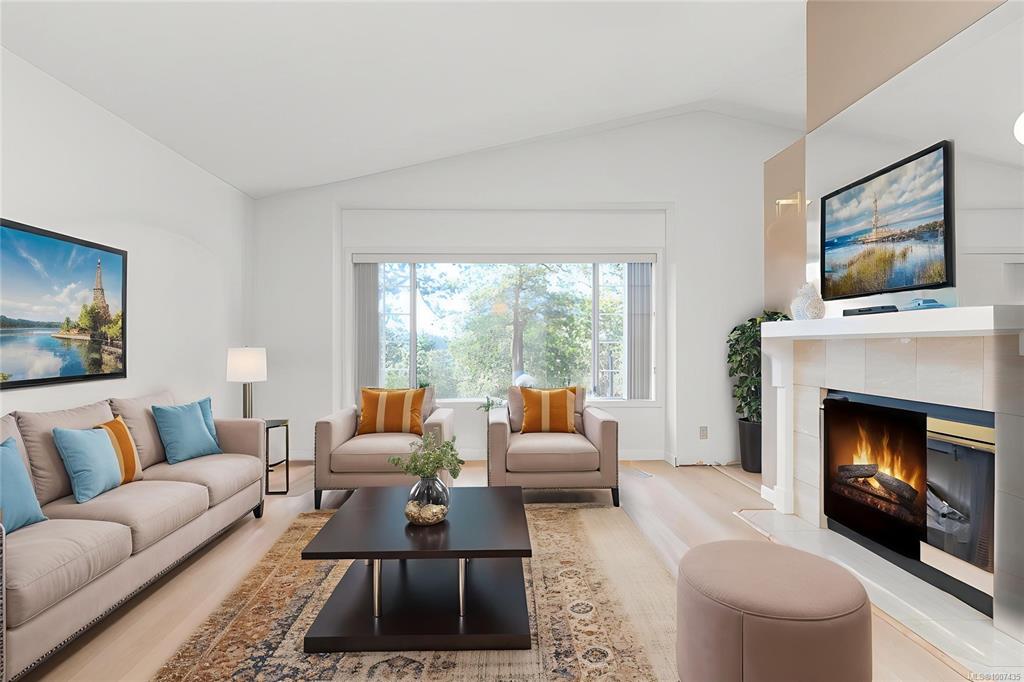 Fifth View of 901 Kentwood Lane, Falcon Ridge Estates, Saanich, BC, V8Y 2Y6