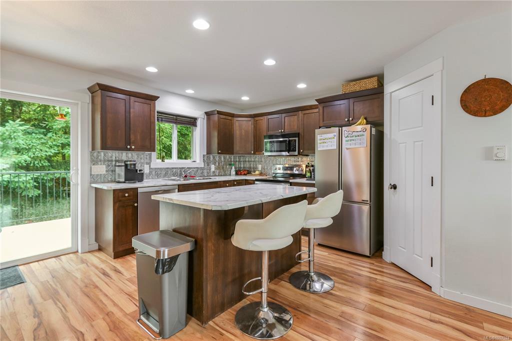 Fourth View of 1069 Southwood Dr, Nanaimo, BC, V9R 0B2