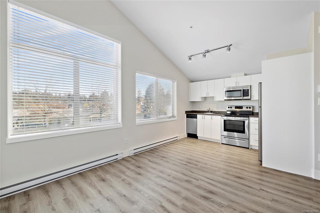Second View of 4535 Uplands Dr, Nanaimo, BC, V9T 6M8