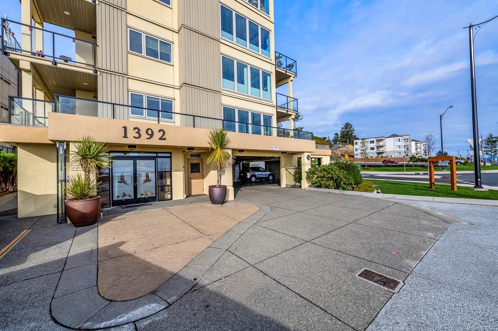 1392 Island Hwy S, 1007545, BC,