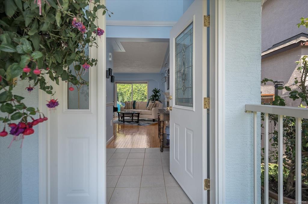 Third View of 5804 Quarry Cres, LAKESIDE ESTATES, Nanaimo, BC, V9T 6H9