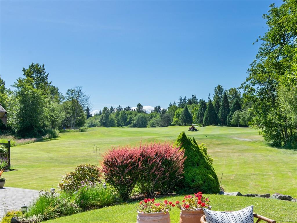 Third View of 636 Morningstar Dr, Parksville, BC, V9P 2W3