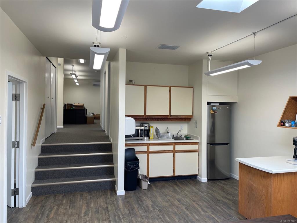 Fifth View of 721 Aldebury St, Esquimalt, BC, V9A 4V2
