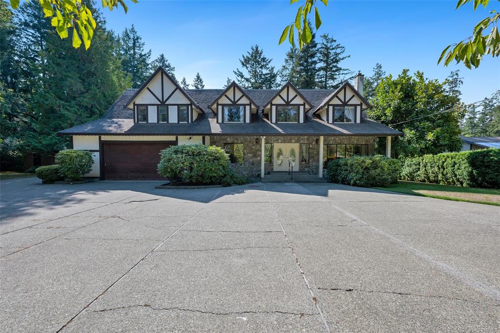 735 Cromarty Ave, 1007696, BC,