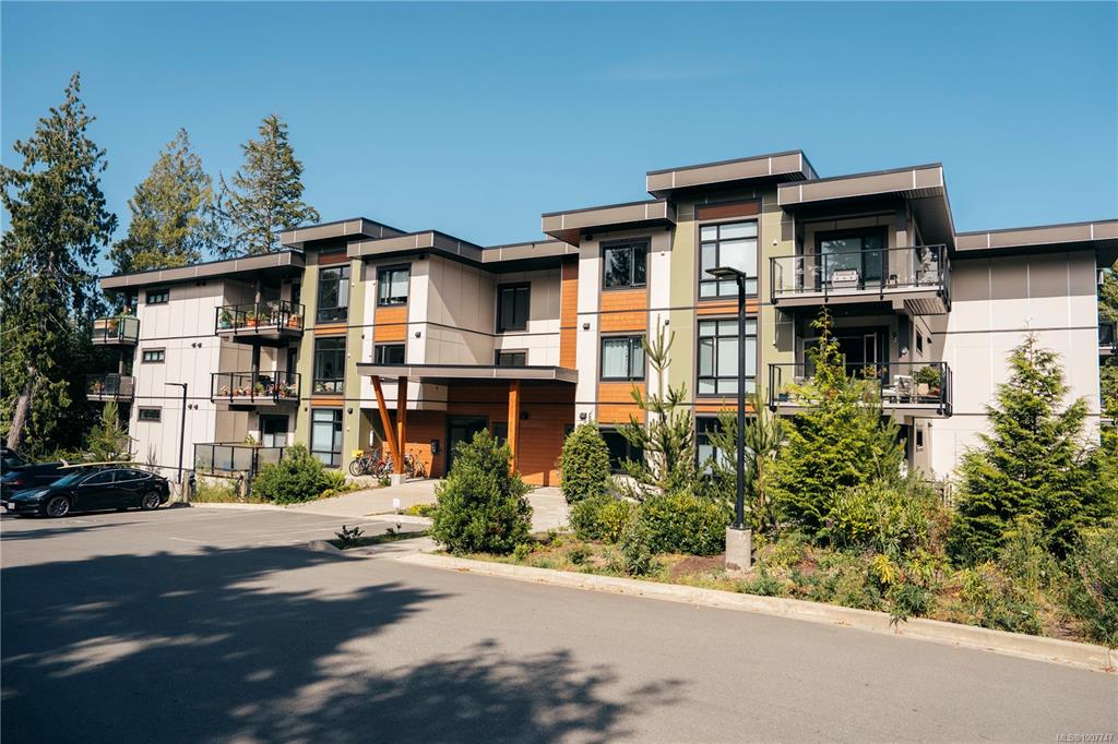 700 Yew Wood Rd, 1007747, BC,
