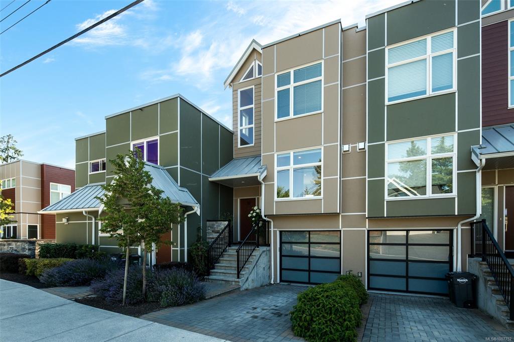 Third View of 4355 Viewmont Ave, The Reeve, Saanich, BC, V8Z 5K8