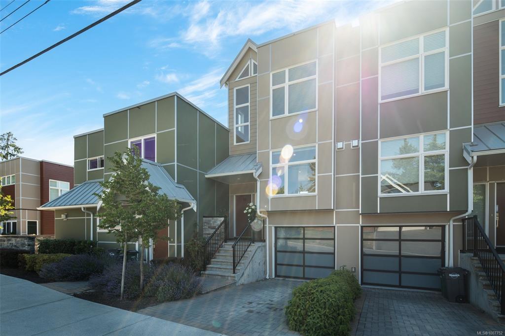 Fourth View of 4355 Viewmont Ave, The Reeve, Saanich, BC, V8Z 5K8