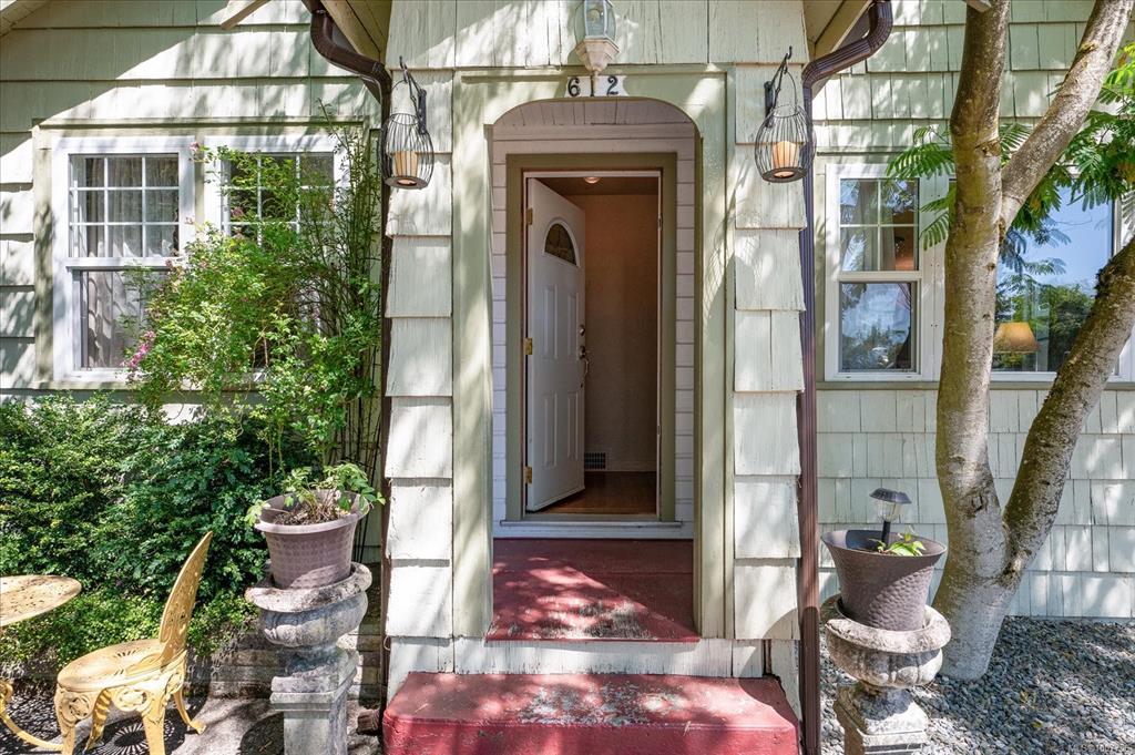 Third View of 612 Fourth St, Nanaimo, BC, V9R 1T7