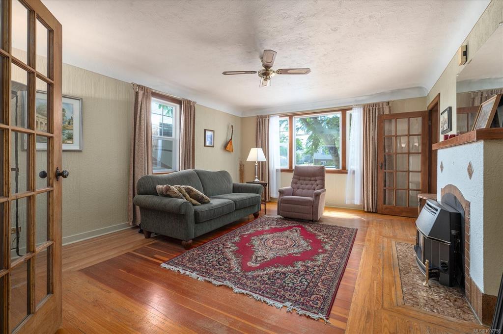 Fifth View of 612 Fourth St, Nanaimo, BC, V9R 1T7