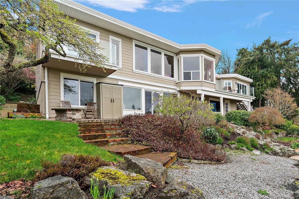 Fourth View of 5055 Lochside Dr, Saanich, BC, V8Y 2G1