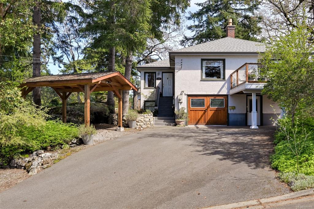 Second View of 1151 Reynolds Rd, Saanich, BC, V8P 2K5
