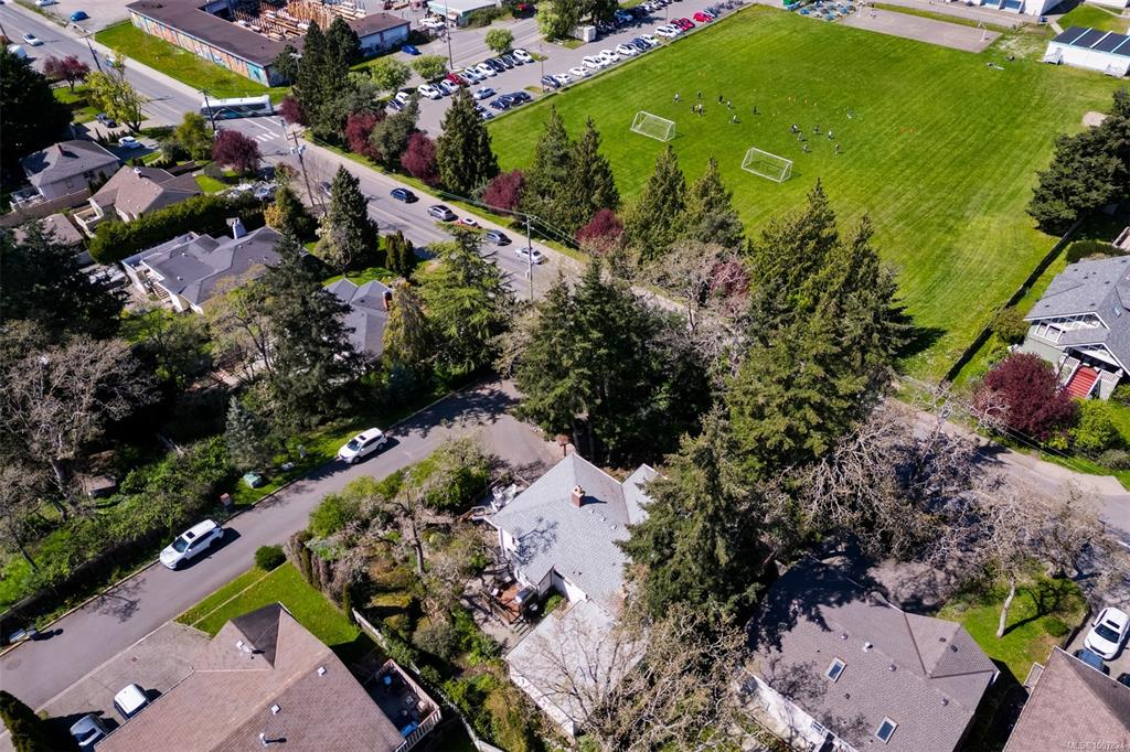 Third View of 1151 Reynolds Rd, Saanich, BC, V8P 2K5