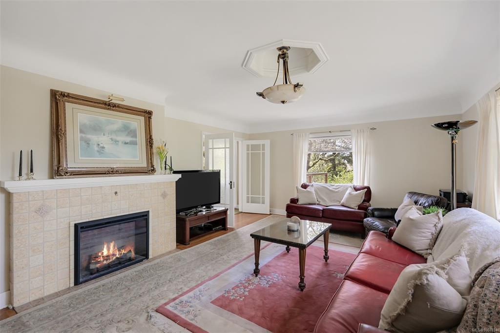 Fifth View of 1151 Reynolds Rd, Saanich, BC, V8P 2K5
