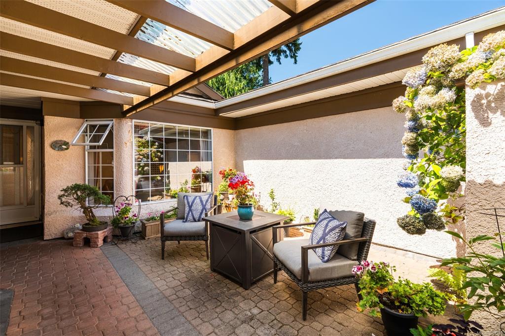 901 Kentwood Lane, 1007830, BC,