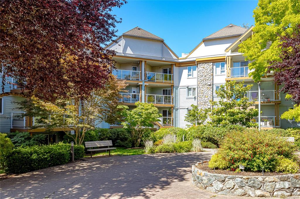 Fifth View of 494 Marsett Pl, Park Royal Place, Saanich, BC, V8Z 7J1