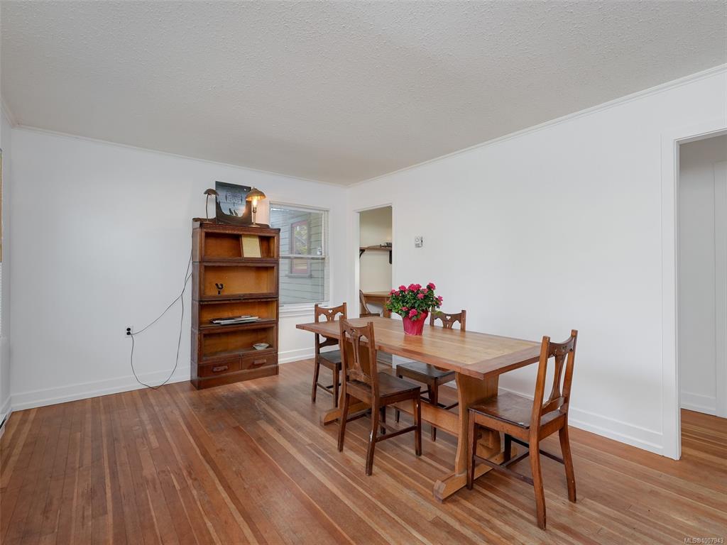 Fifth View of 927 Dunsmuir Rd, Esquimalt, BC, V9A 5C4