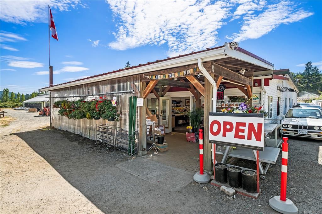 6070 Oldfield Rd, 1007980, BC,