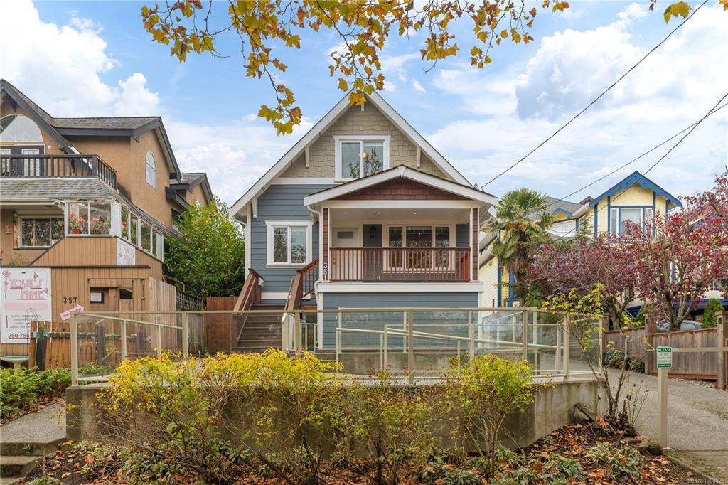 Second View of 351 Wesley St, Nanaimo, BC, V9R 2T5