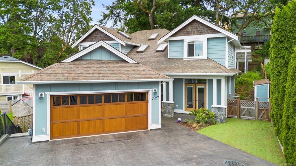 Fourth View of 3927 Druce Lane, Saanich, BC, V8P 0A2