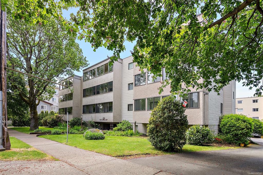 Second View of 2610 Graham St, Victoria, BC, V8T 3Y9
