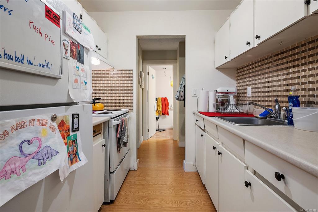 Third View of 2610 Graham St, Victoria, BC, V8T 3Y9