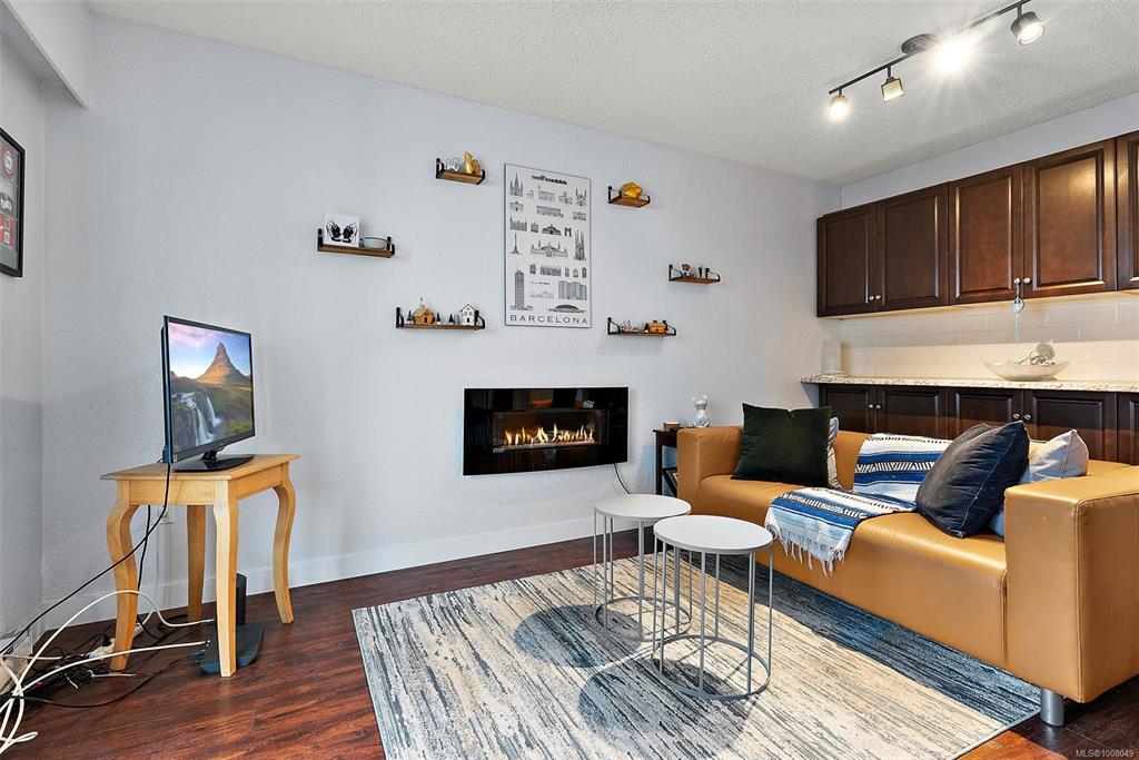 Third View of 2610 Graham St, Victoria, BC, V8T 3Y9