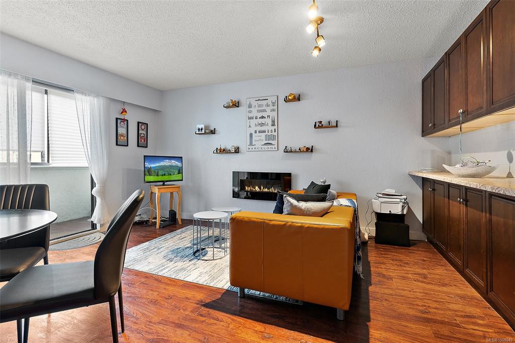 Fourth View of 2610 Graham St, Victoria, BC, V8T 3Y9