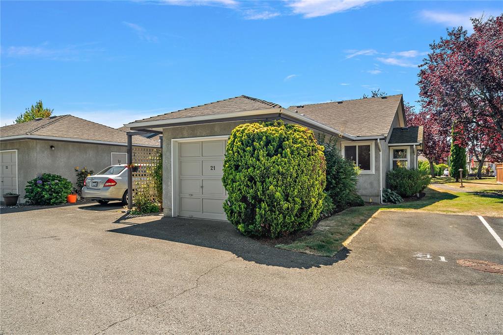 Second View of 2070 Amelia Ave, Sidney, BC, V8L 4X6