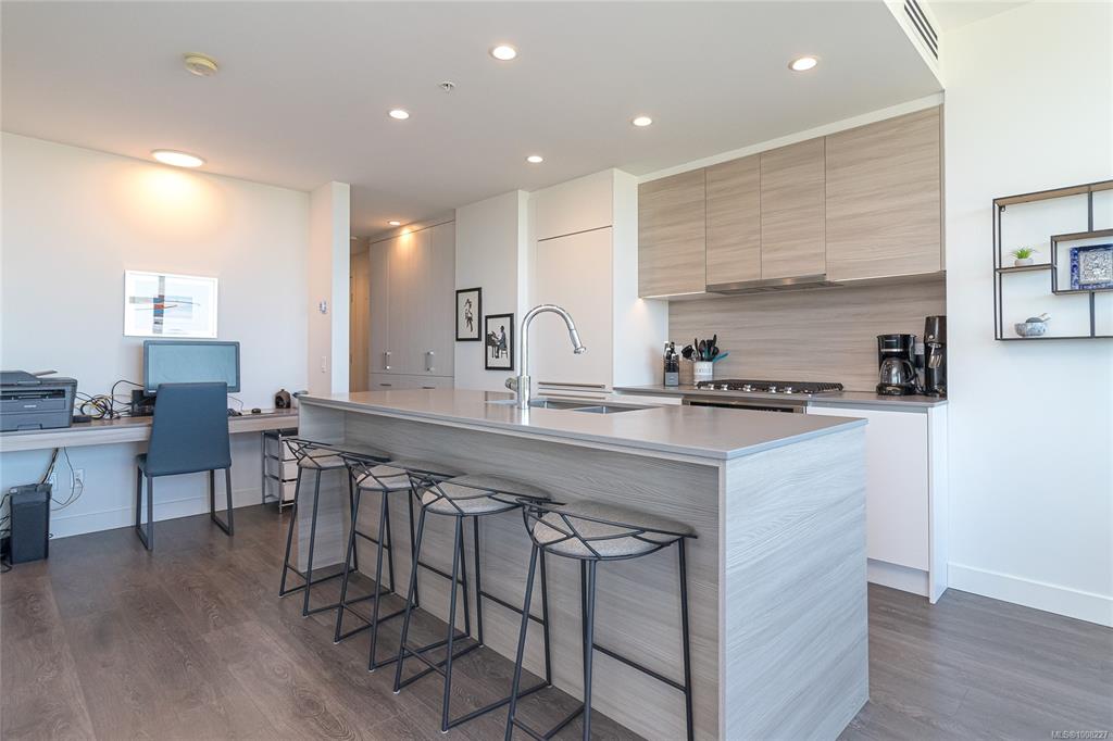 Fifth View of 60 Saghalie Rd, Victoria, BC, V9A 0H1