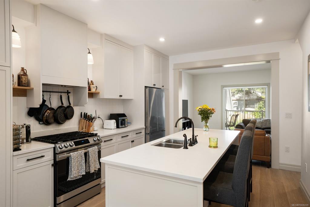 Third View of 3092 Washington Ave, Washington, Victoria, BC, V9A 0J5