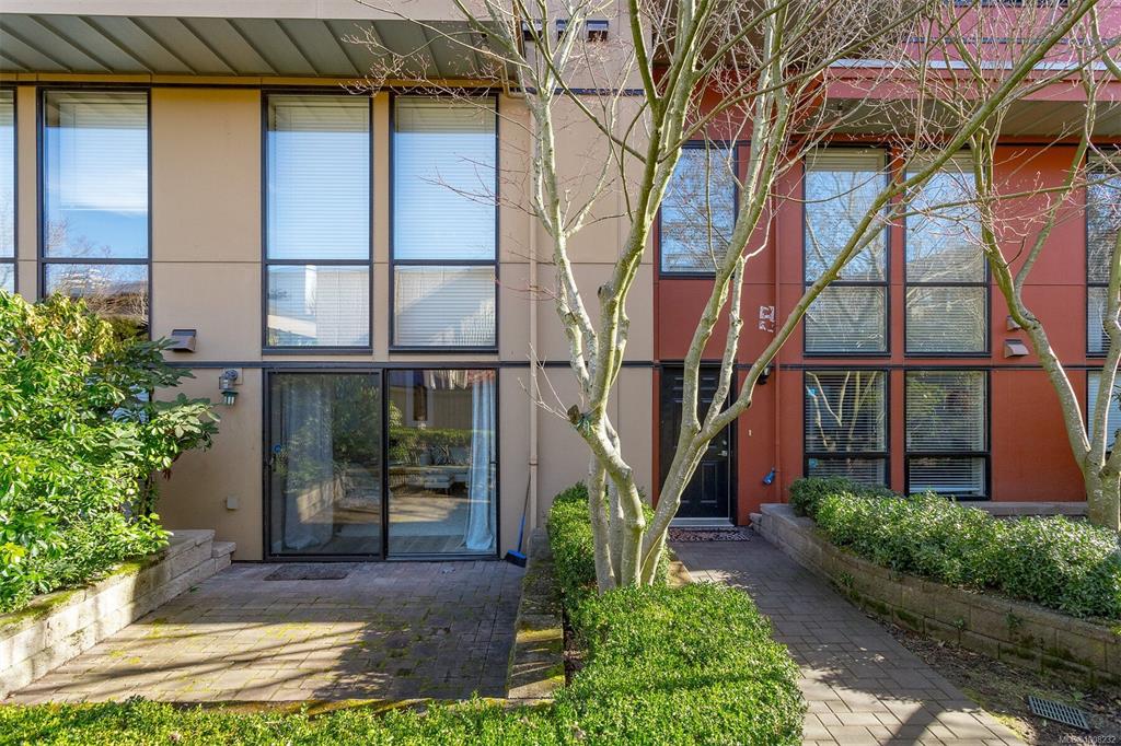 880 Short St, 1008232, BC,