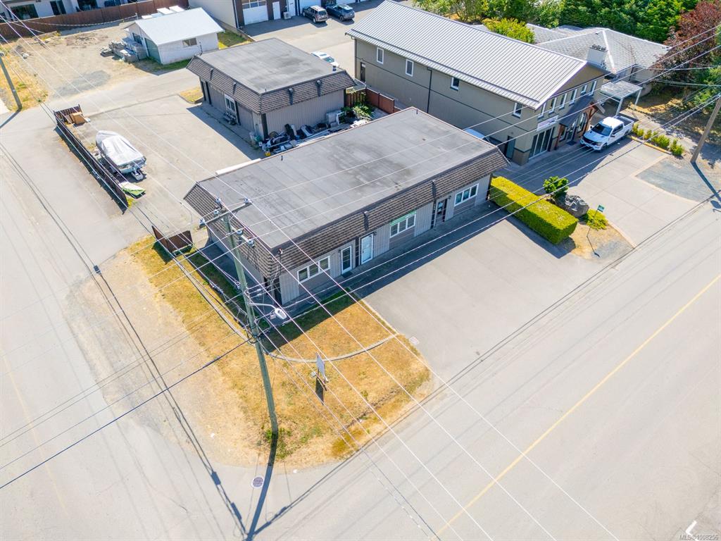 148 Fern Rd E, 1008256, BC,