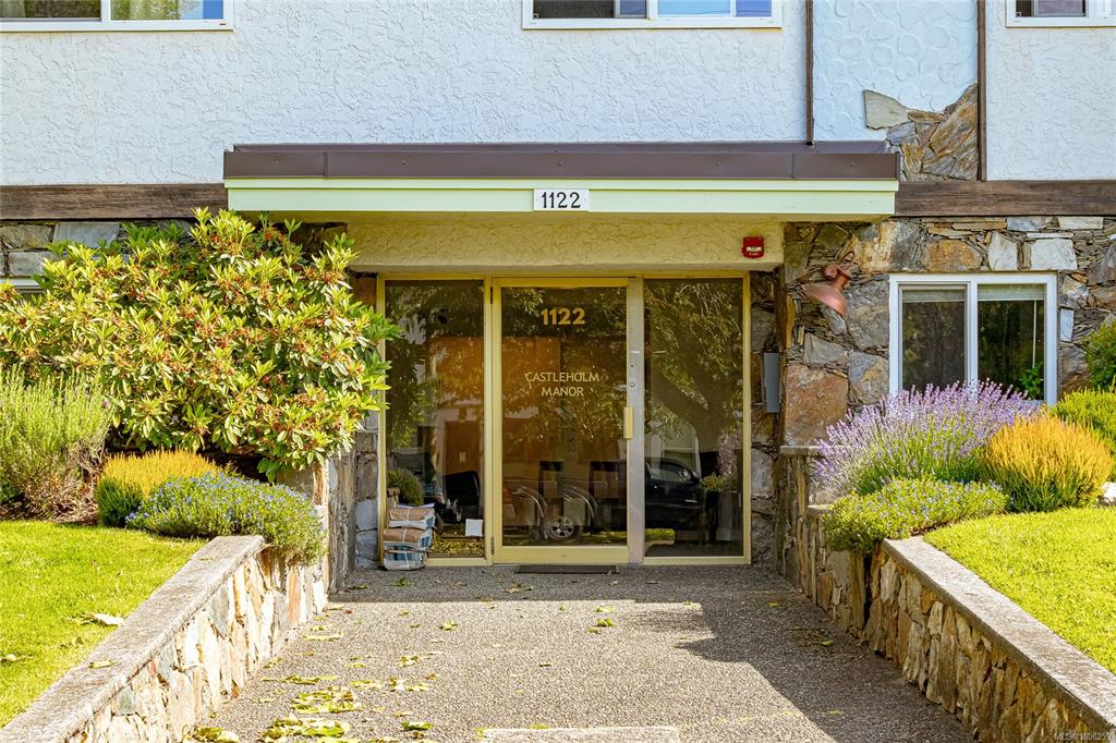 Third View of 1122 Hilda St, Victoria, BC, V8V 2Z4