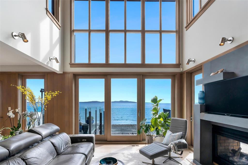 Third View of 5073 Cordova Bay Rd, Saanich, BC, V8Y 2K1
