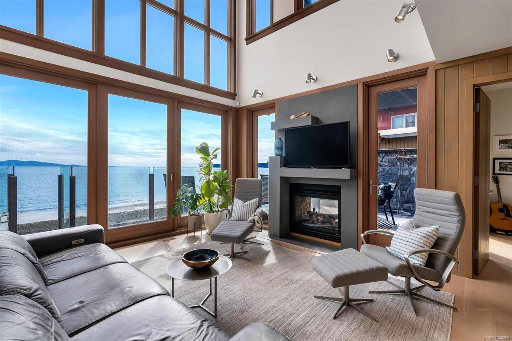 Fourth View of 5073 Cordova Bay Rd, Saanich, BC, V8Y 2K1
